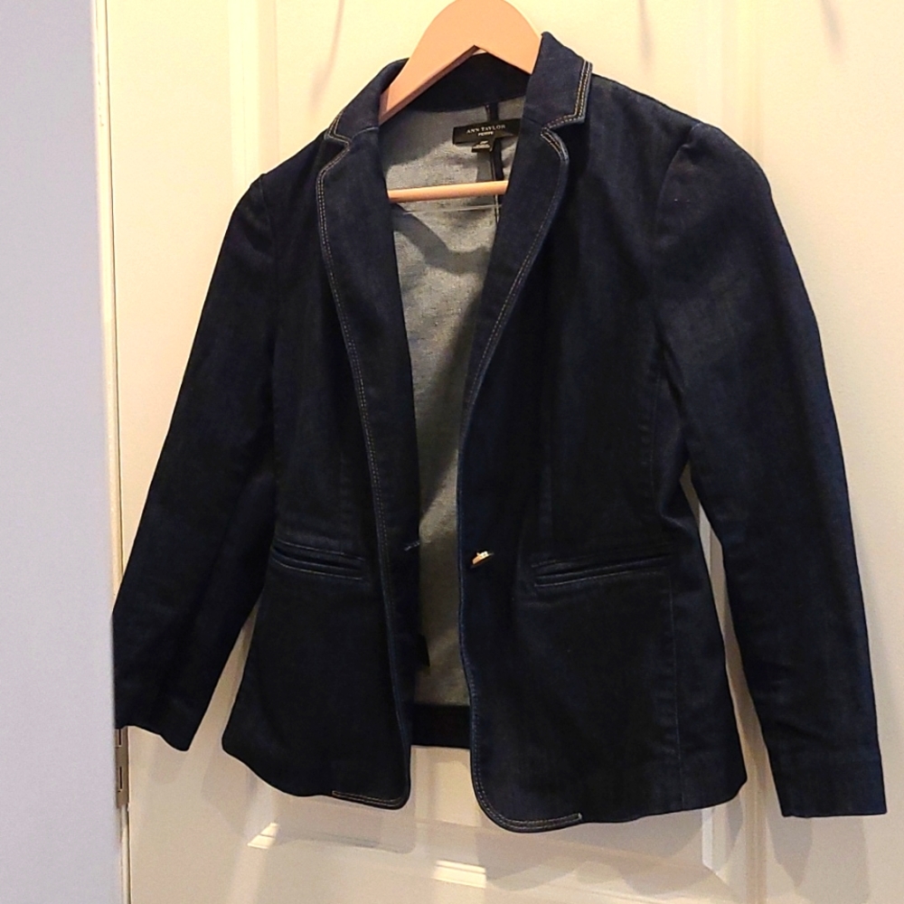 Women Jean jacket Ann Taylor, petite 2P